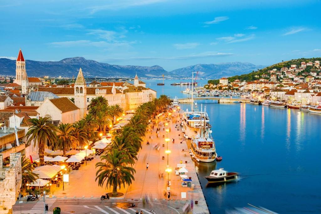 West Star Apartment Trogir Exterior photo
